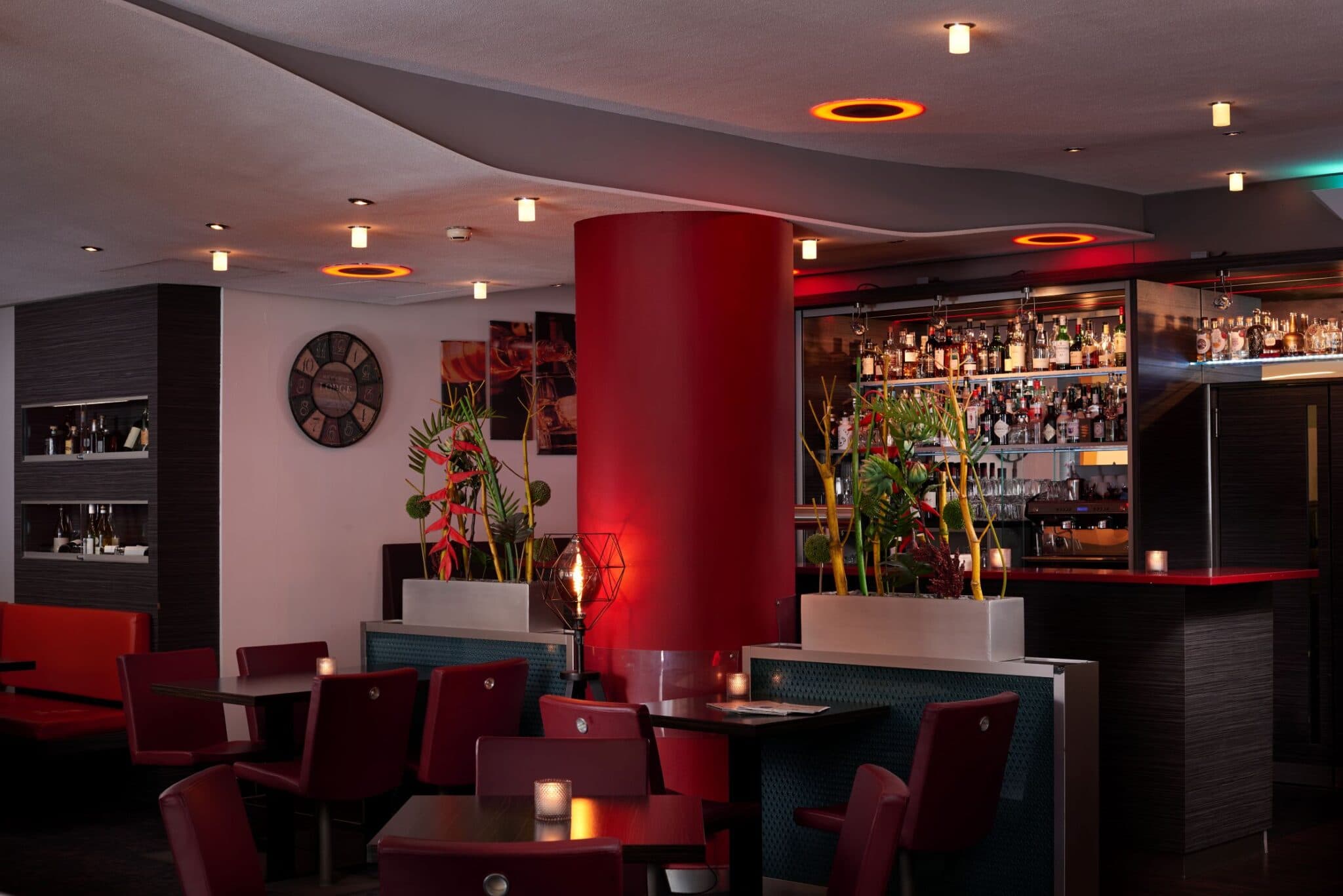 Loungebereich an der Hotelbar im NOVINA Hotel Wöhrdersee in Nürnberg City