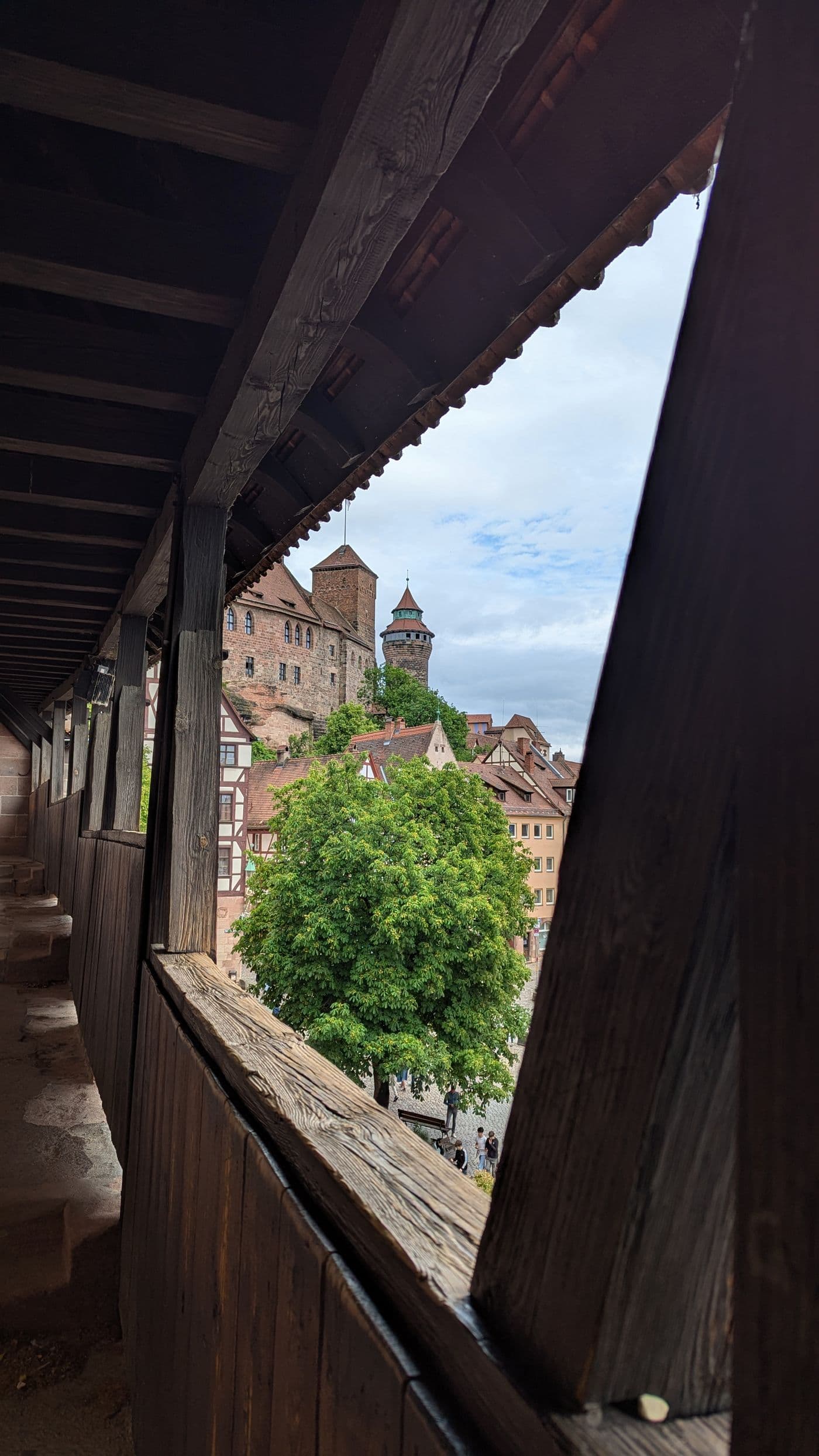 Historische Altstadt von Nürnberg mit Blick auf die Stadtmauer